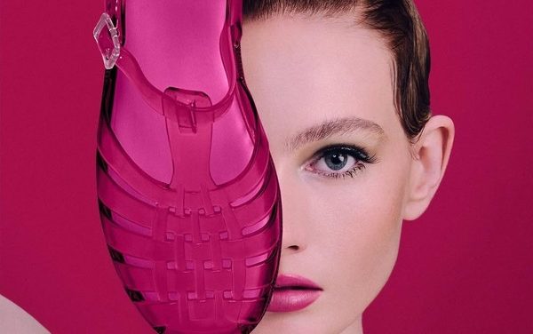 Warna Pink Parisian Hingga Jelly Sandals Jadi Favorit