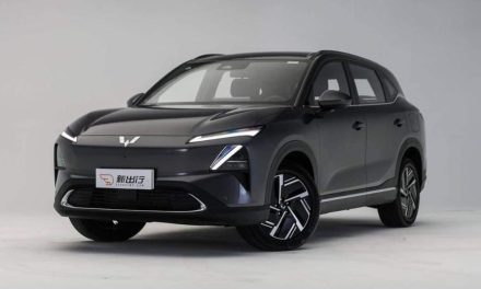 Wuling Pamer SUV Futuristik Berbasis Starlight S