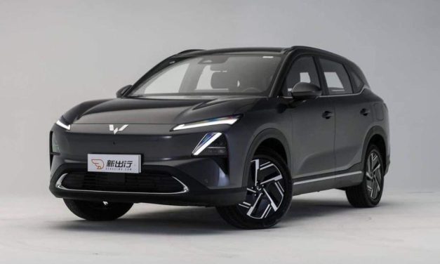 Wuling Pamer SUV Futuristik Berbasis Starlight S