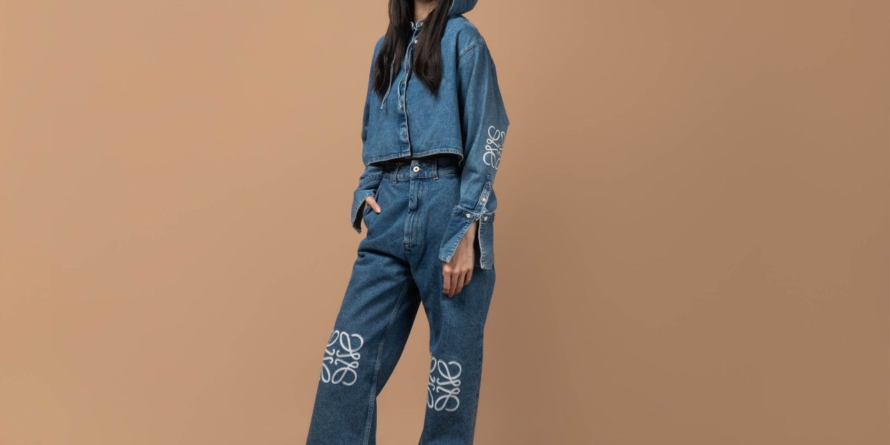 Kebangkitan Denim Pastel Jaket Jeans Jadi Tren Utama 2026