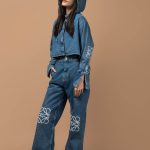 Kebangkitan Denim Pastel Jaket Jeans Jadi Tren Utama 2026