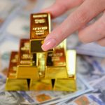 Harga Emas Dunia Di Proyeksi Tembus Rekor Tertinggi Baru