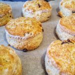 Scone Klasik Inggris: Menikmati Metode Devon Dan Cornwall