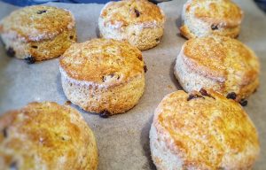 Scone Klasik Inggris: Menikmati Metode Devon Dan Cornwall