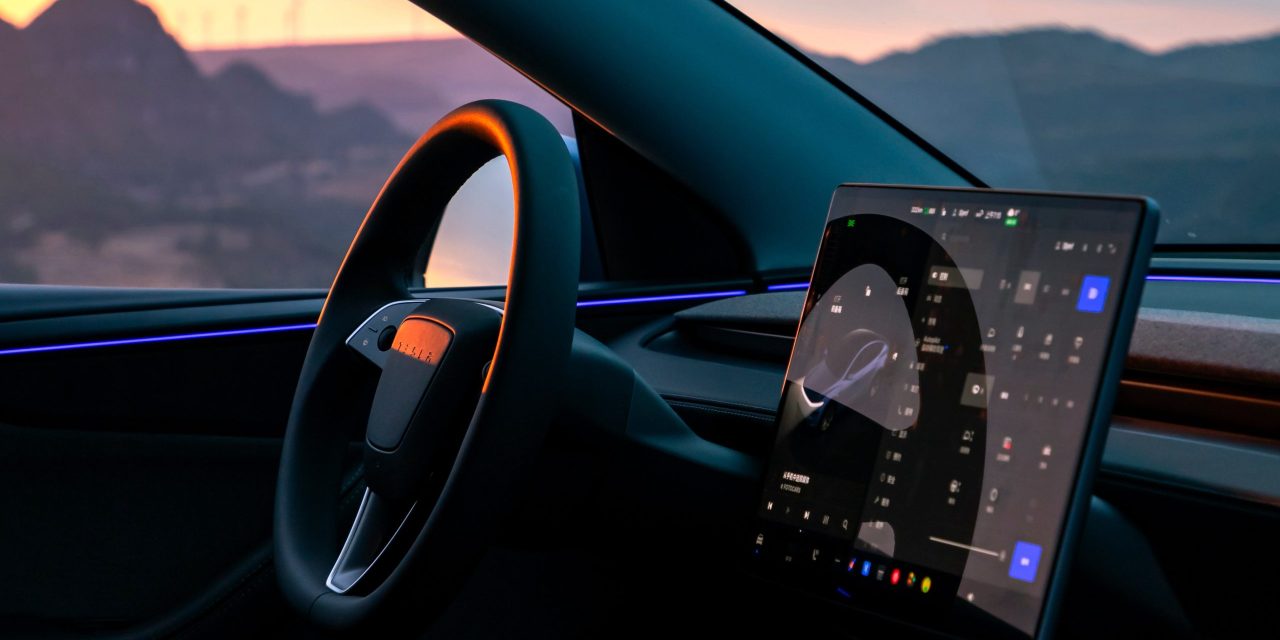 Tesla FSD V13 Integrasikan Navigasi AI Khusus Cuaca Buruk
