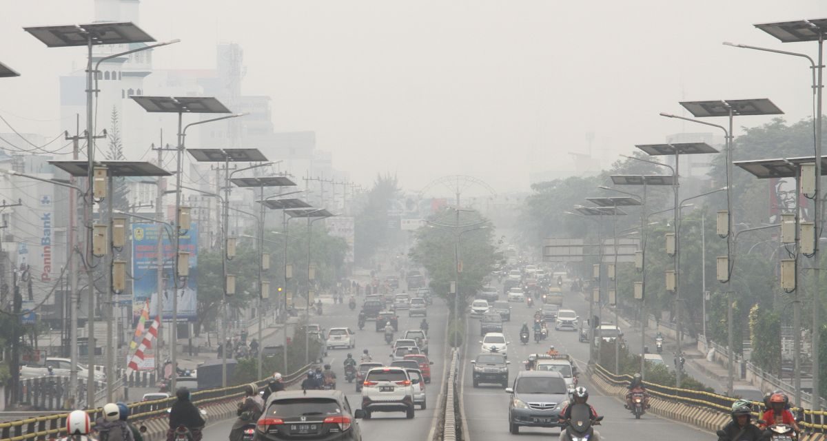 Kabut Asap Pekat Di Pontianak, Orang Tua Minta Sekolah Libur