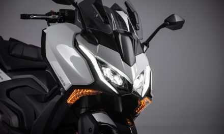 Kymco AK 570 Premium Bawa Suspensi Dan Navigasi Noodoe